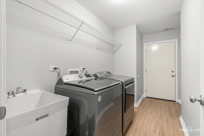 Building Photo - 1260 Oak Grove Ct