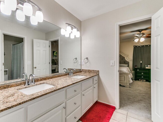 Building Photo - This stunning 4-bedroom, 3.5-bathroom home...