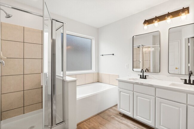 Building Photo - 2437 Aspen Dale Dr