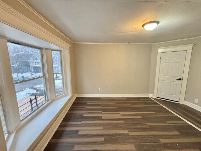 Building Photo - 148-152 Grand Avenue