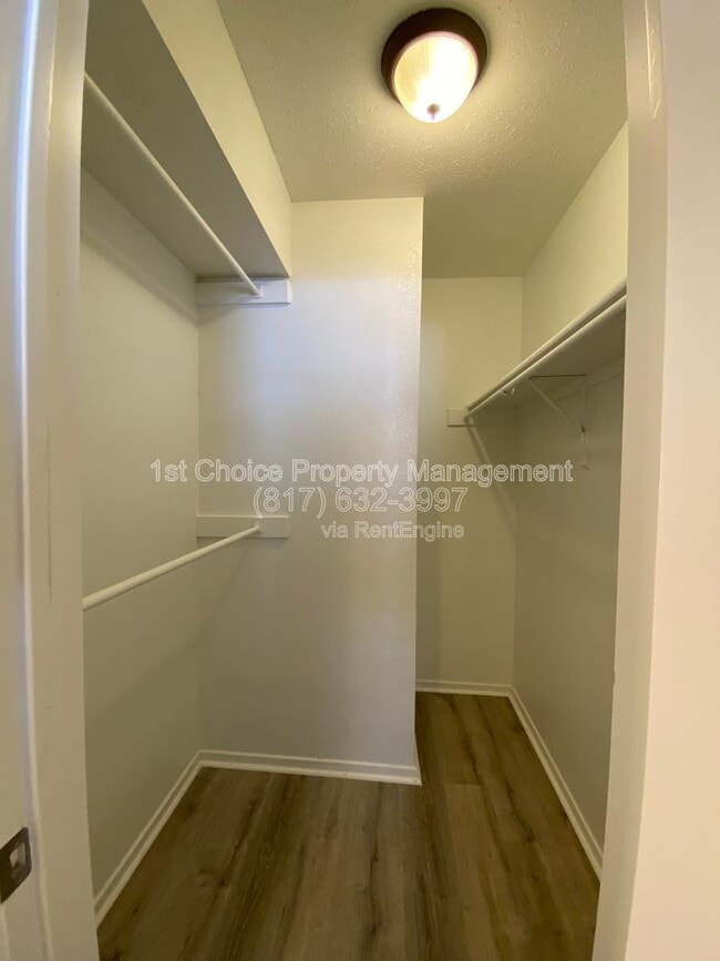 Building Photo - 2311 Kingsford Ct