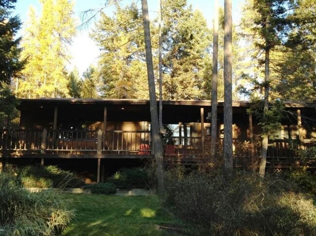 Building Photo - Wonderful Unfurnished 3 Bed 3 Bath Home ou...