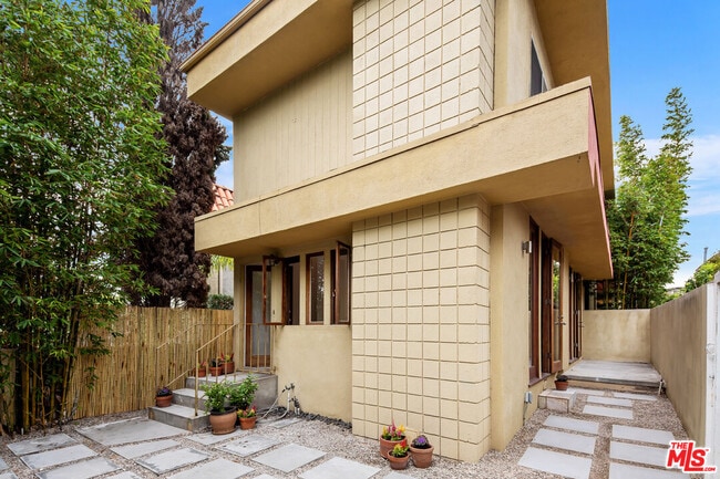 Building Photo - 110 Dudley Ave