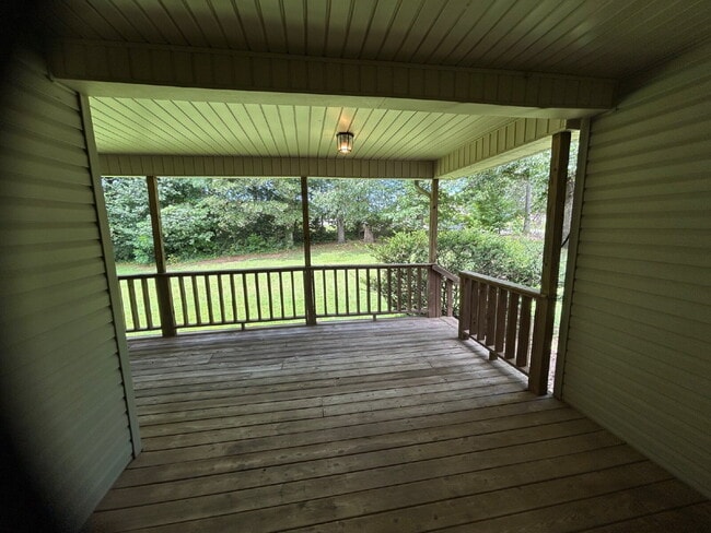Building Photo - 3BD 2 BA HOME FOR RENT NEXT TO ALGOOD SCHOOLS