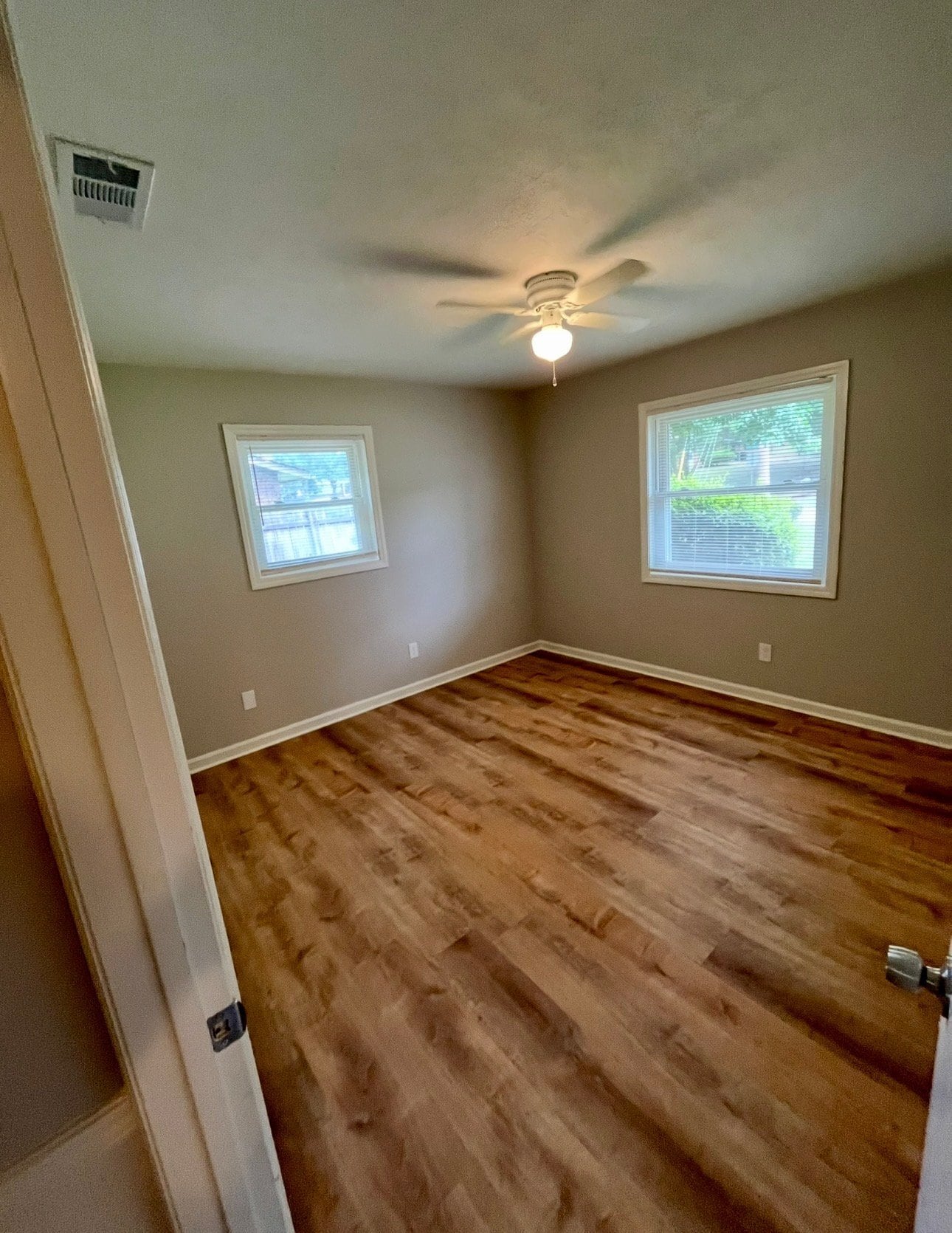 Building Photo - 6328 Luna Dr