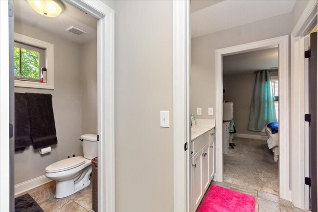 Building Photo - READY FOR SHOWINGS! 4BR Home in Blackman S...