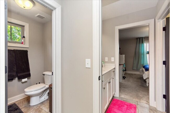 Building Photo - READY FOR SHOWINGS! 4BR Home in Blackman School district