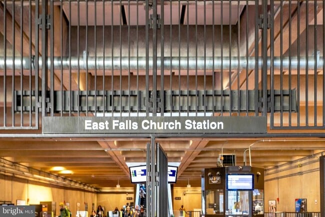 Building Photo - 6725 24th Ct N