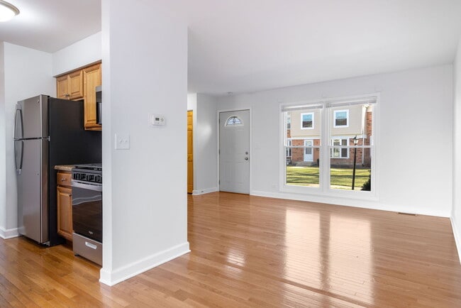 Building Photo - 3065 Kingston Ct