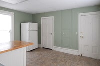 Building Photo - $1500 / 2 bdrm / 775ft2 – Brewer - Union St. – 1st Floor -  W/D Hookup