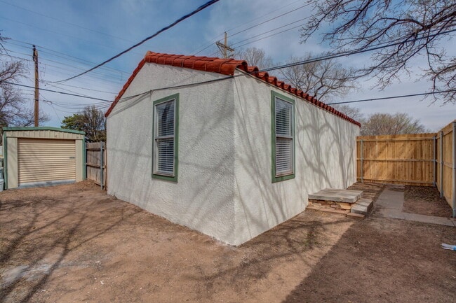 Building Photo - 2602 24th St