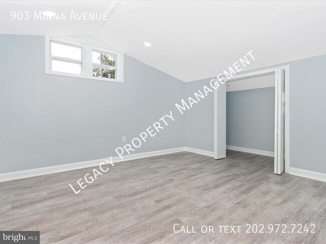 Building Photo - 903 Minna Ave