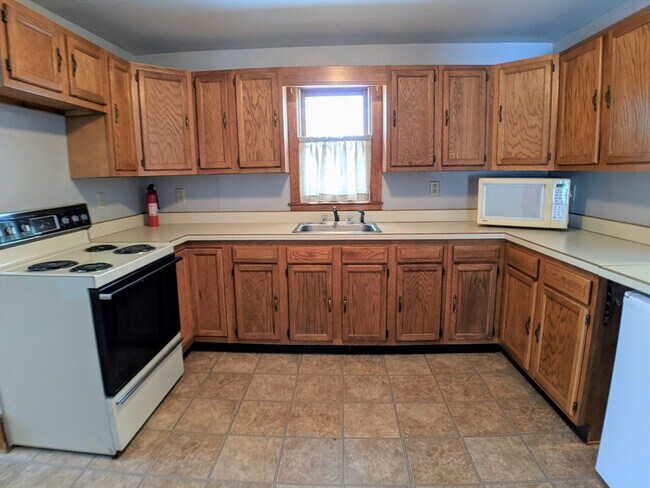 Building Photo - 62 W Main St