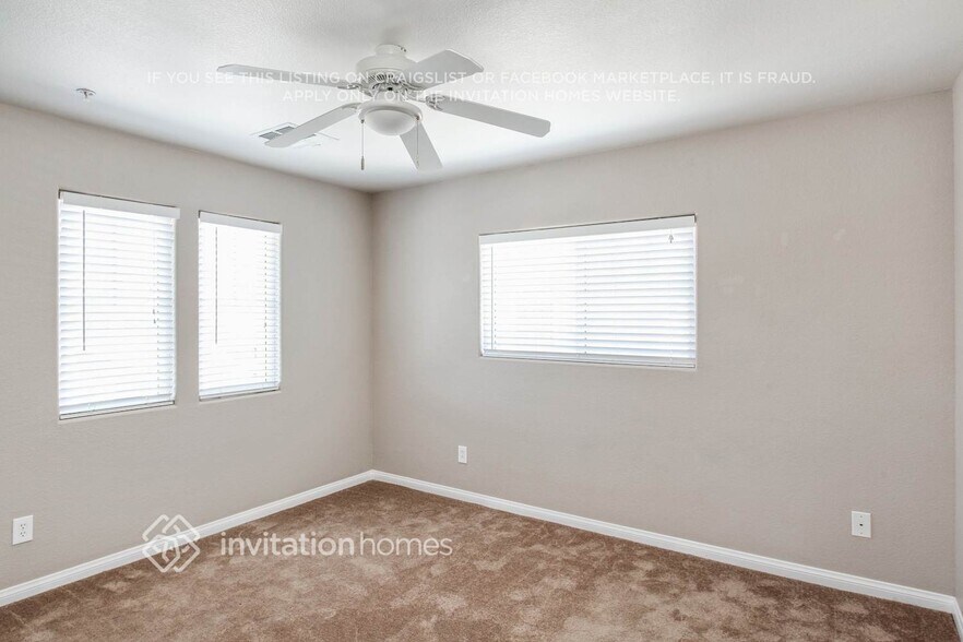 Building Photo - 686 Point Bluff St