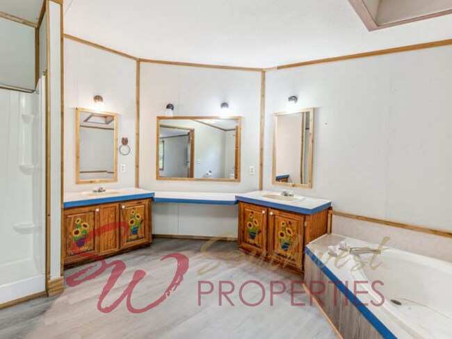 Building Photo - Beautiful Country Rental on Approximately 8 Acres Near Three Way