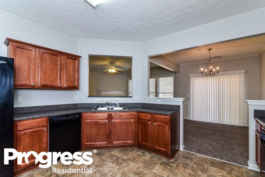 Building Photo - 4229 Annlette Dr NW