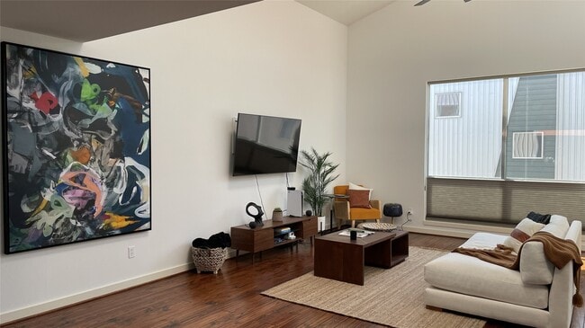 Building Photo - 2918 Commerce St