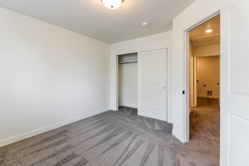 Building Photo - 141 E Polaris Dr