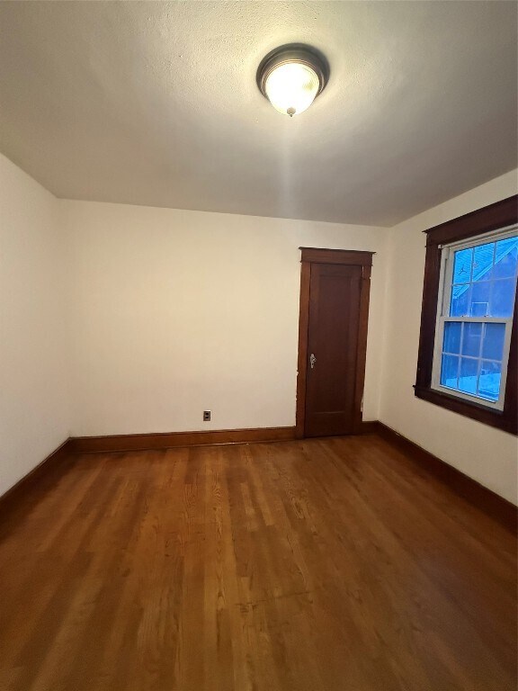 Building Photo - 198 Chapin St