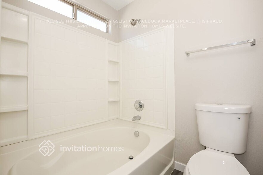 Building Photo - 620 Desert Silk Ct