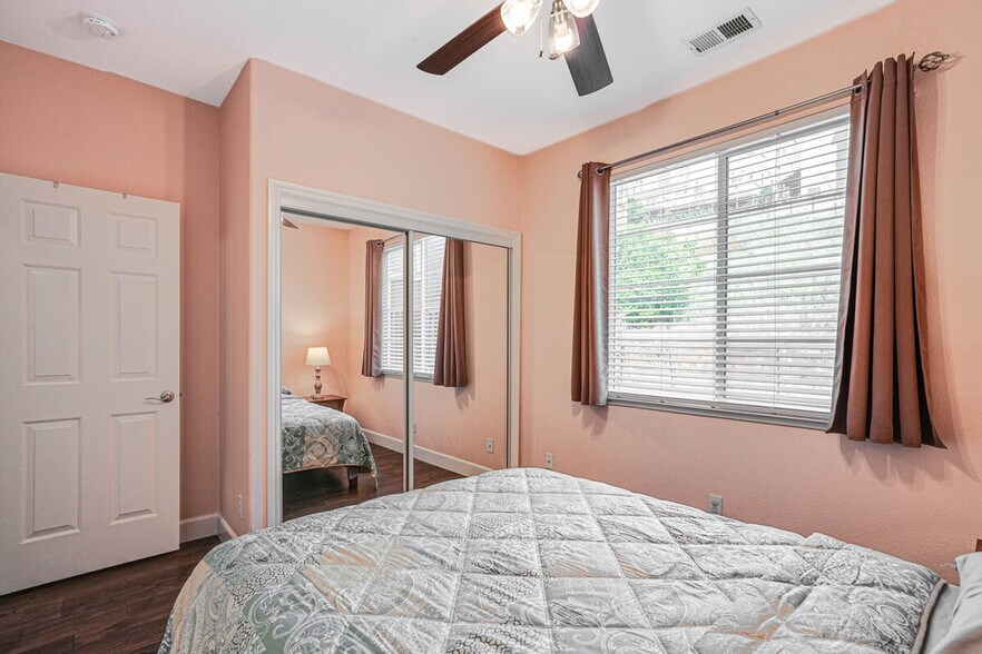 Building Photo - 140 Lawlor Ct