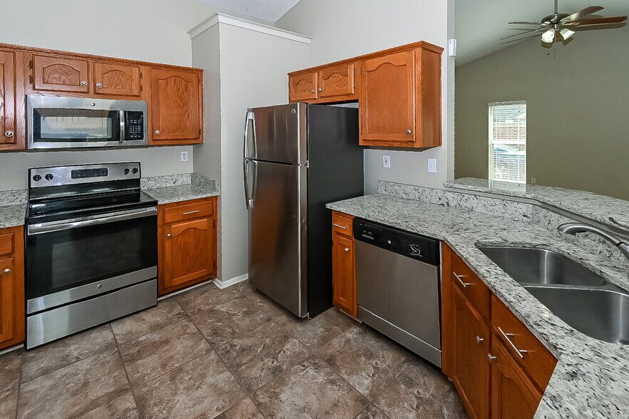 Building Photo - 9161 Preakness Dr