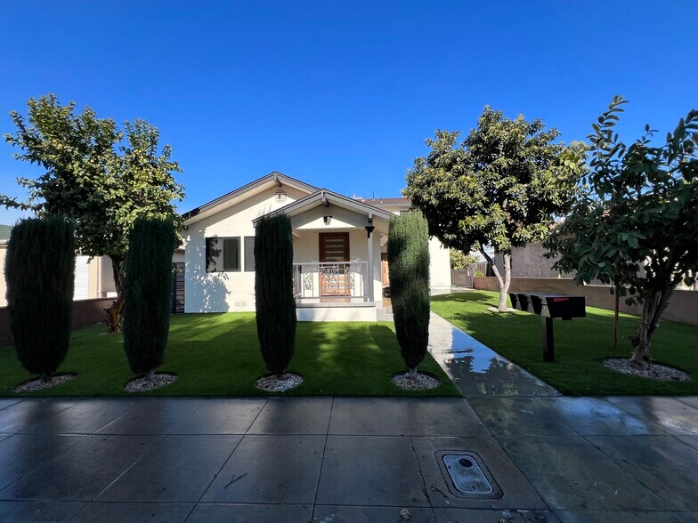 Front Unit - 51 W 53rd St