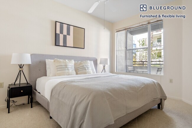 Building Photo - 39370 Civic Center Dr