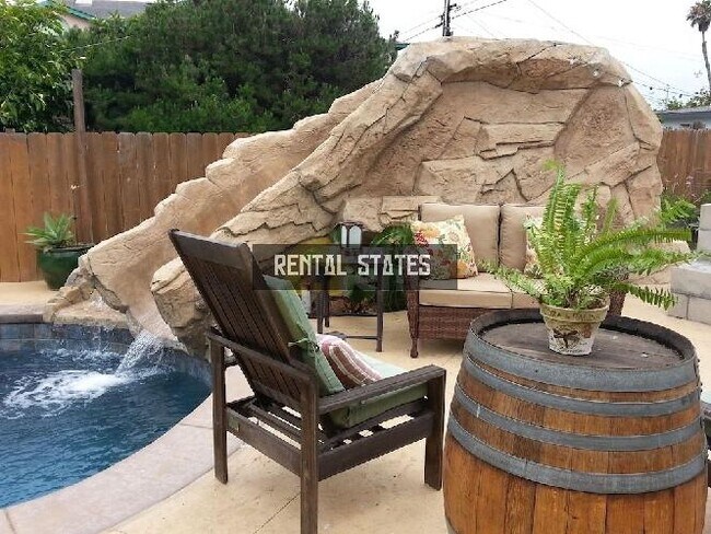 Building Photo - 3 bedroom in Oceanside CA 92054