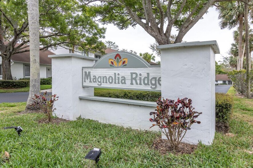 Building Photo - 3590 Magnolia Ridge Cir