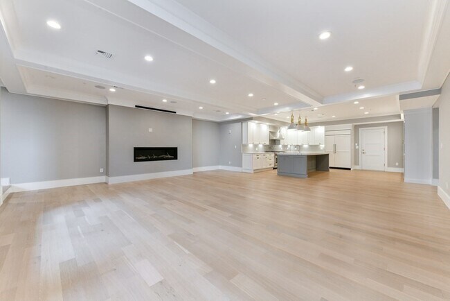 Building Photo - 377 West First St-