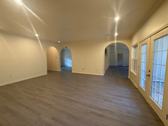 Building Photo - 11 Immokalee Dr