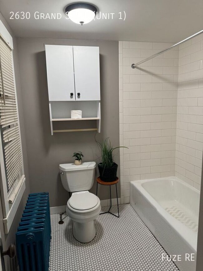 Building Photo - 2630 Grand St NE