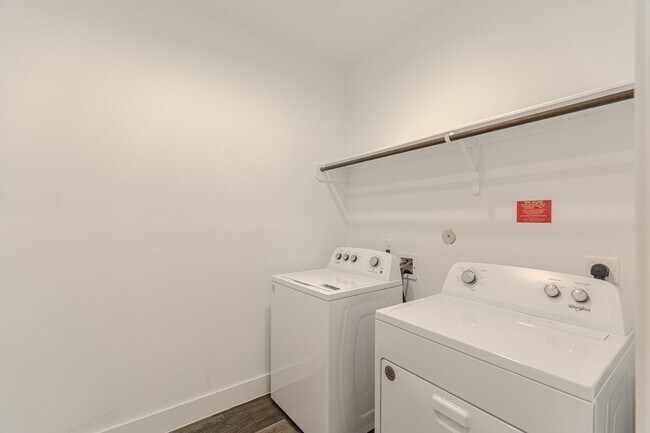 Building Photo - 15228 Tattle Crk Ln