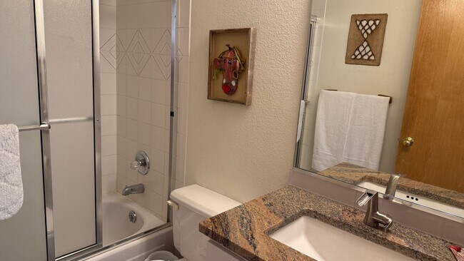 Building Photo - Light Bright 2 BDR plus Loft 3BATH SEASONAL WINTER RENTAL 2025-2026