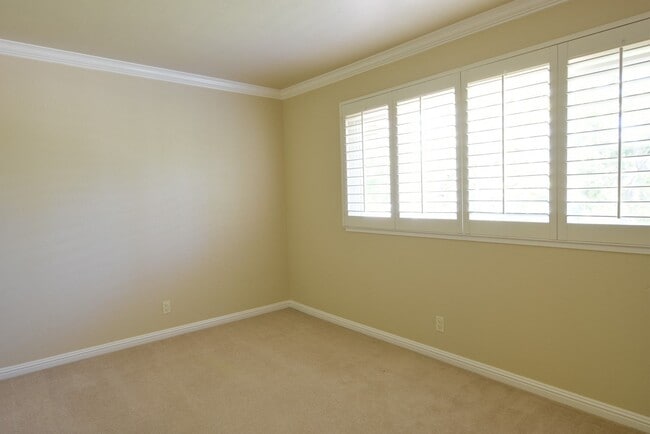 Building Photo - Beautiful Updated 3 Bedroom 2.5 Bath Townhouse in Desirable Cupertino Community!