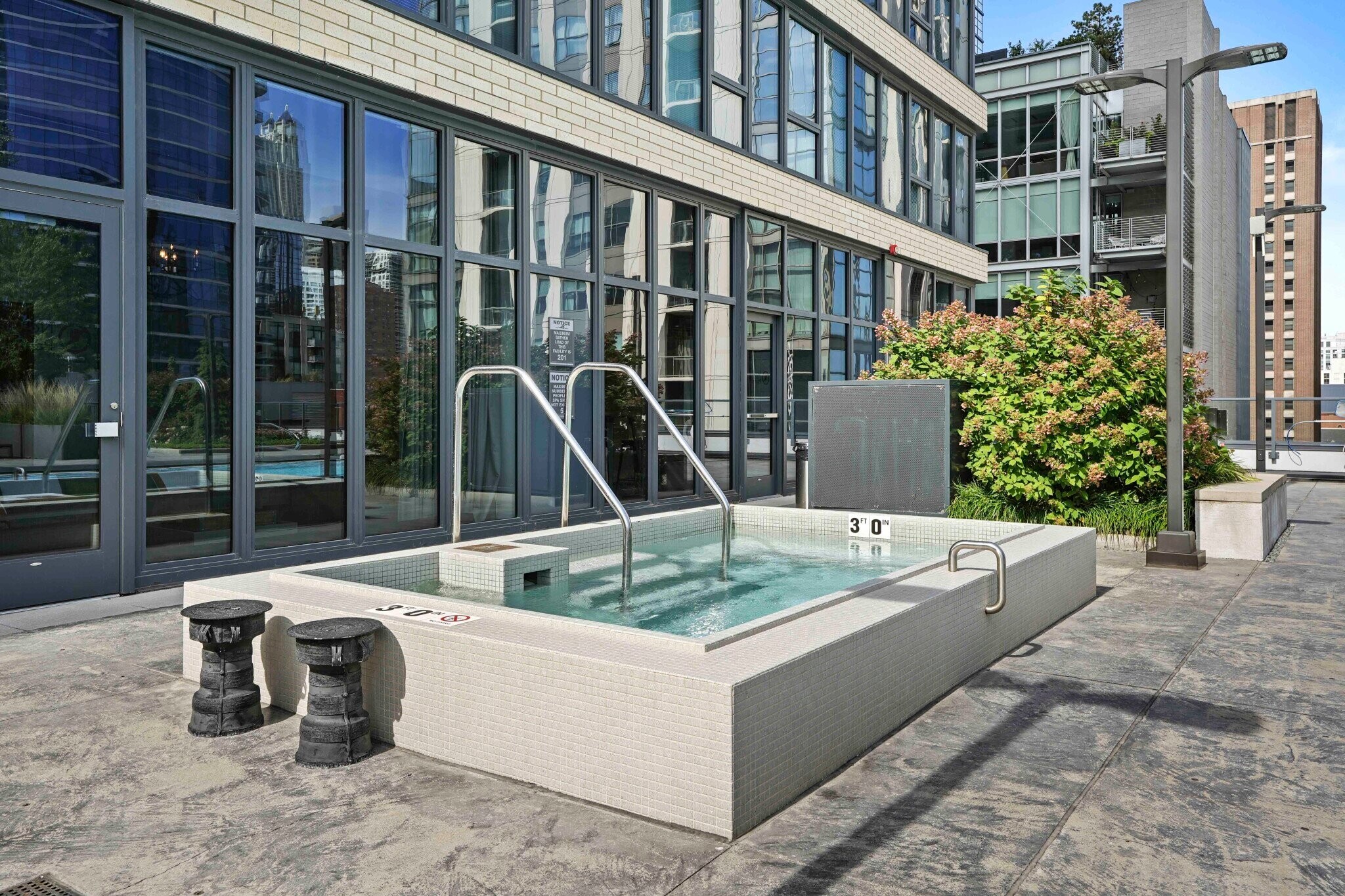 Building Photo - 161 W Superior St