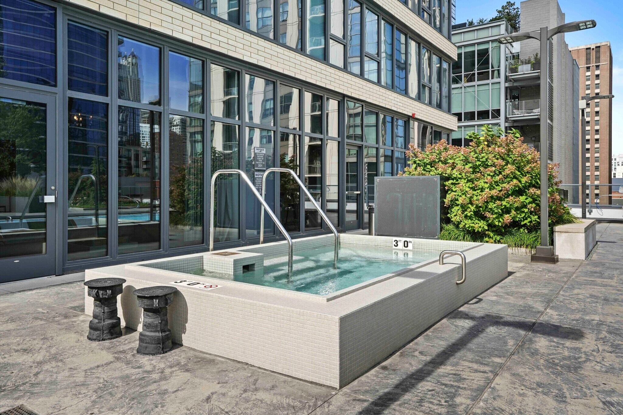 Building Photo - 167 W Superior St