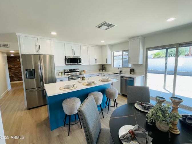 Building Photo - 1145 W Tulane Dr