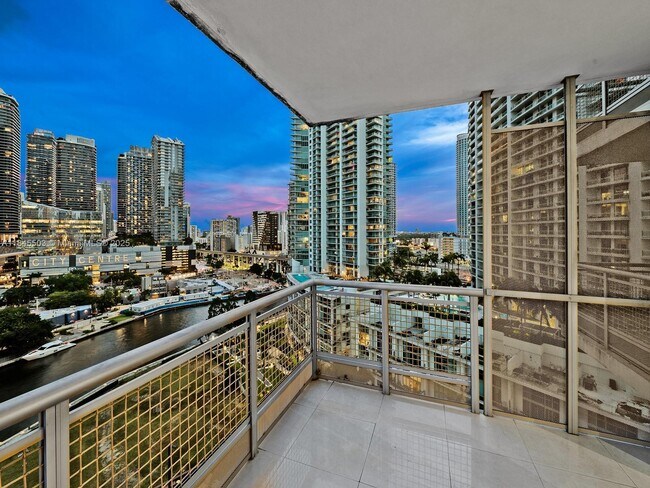 Building Photo - 350 S Miami Ave