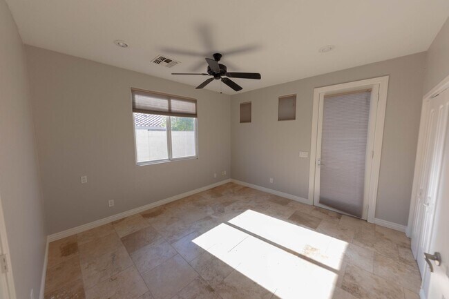 Building Photo - Charming 4 bed, 2 bath home in Chandler!