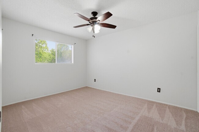 Building Photo - 12500 Melville Dr