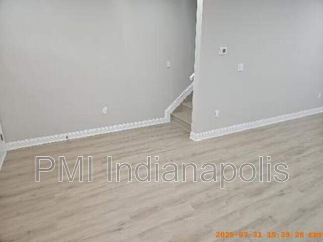 Building Photo - 640 N Parker Ave