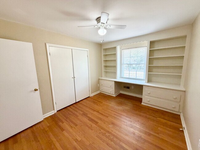 Building Photo - Lexington- Downtown Lexington - Call Lexington office for tours 803-359-0793