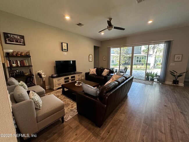 Building Photo - 8613 Homeplace Dr