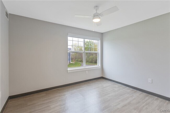 Building Photo - 15 Loso Dr