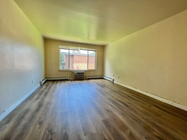 Building Photo - Mathews634 (KC-JF)