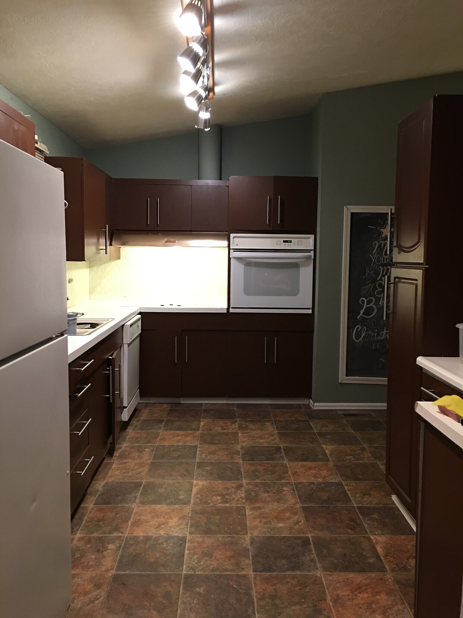 Kitchen - 3512 East Ben Burr Boulevard