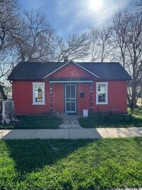 Building Photo - One Bedroom Cottage Available in Louisvill...