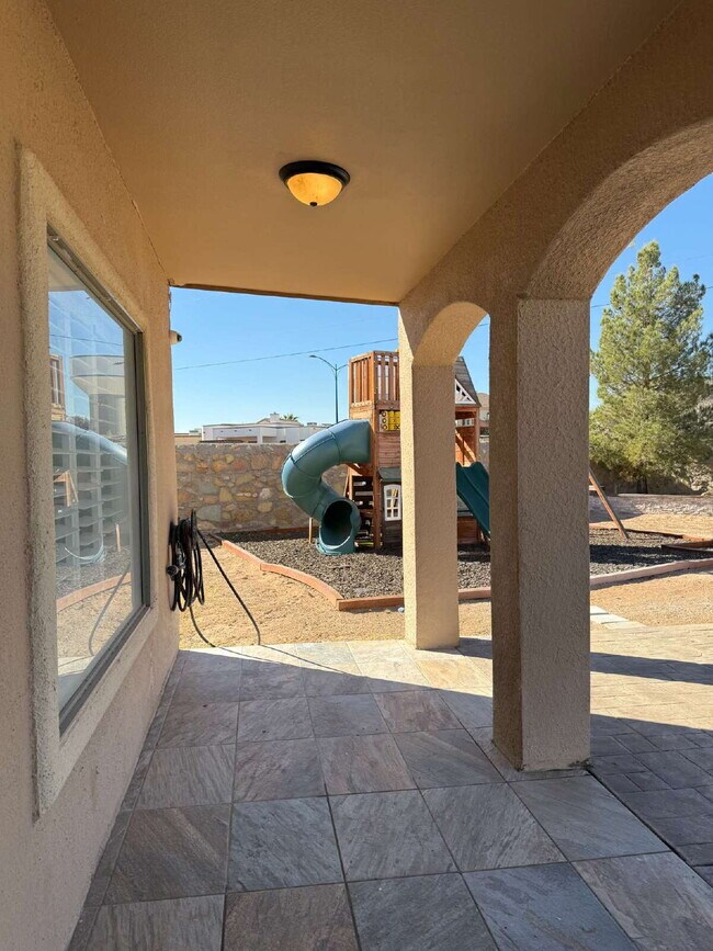 Building Photo - 3045 Woodhead